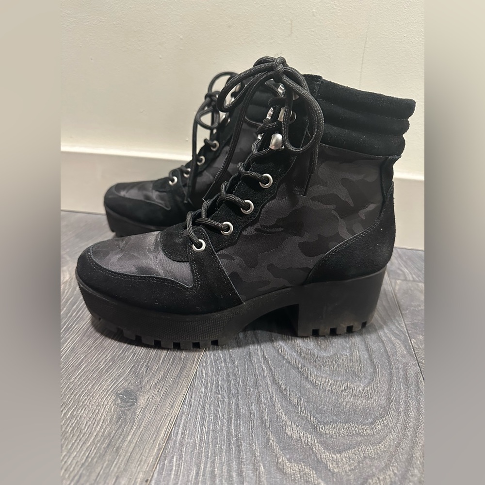 Steve Madden Black Camo Print Boots